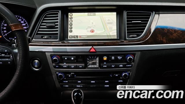 Hyundai Genesis 2016 — photo 14
