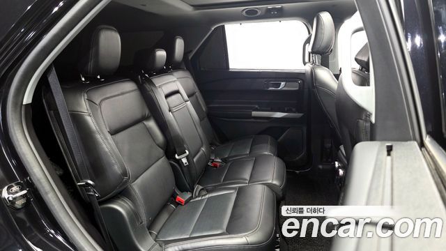 Ford Explorer 2021 — photo 17