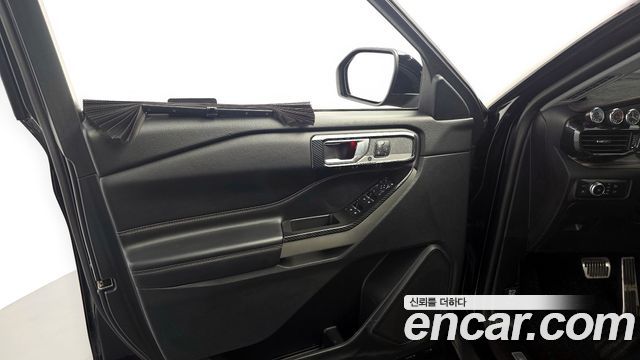 Ford Explorer 2021 — photo 14