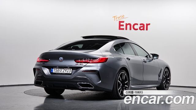 BMW 8-Series 2023 — photo 2