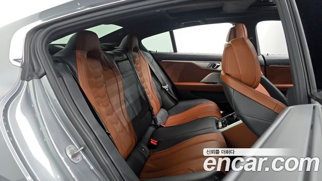 BMW 8-Series 2023 — photo 17