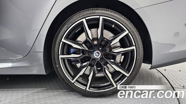 BMW 8-Series 2023 — photo 7