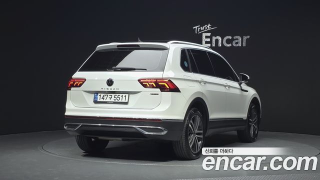 Volkswagen Tiguan 2021 — photo 2