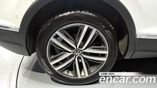 Volkswagen Tiguan 2021 — photo 5