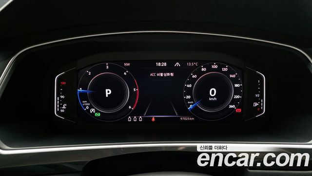 Volkswagen Tiguan 2021 — photo 11