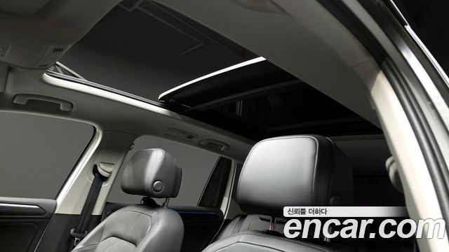 Volkswagen Tiguan 2021 — photo 24