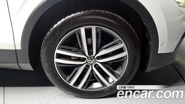 Volkswagen Tiguan 2021 — photo 7