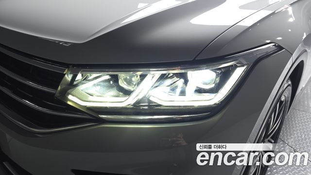 Volkswagen Tiguan 2021 — photo 8