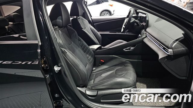 Hyundai AVANTE 2021 — photo 13