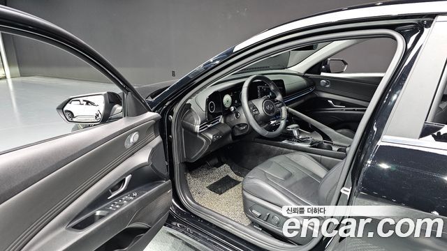 Hyundai AVANTE 2021 — photo 17