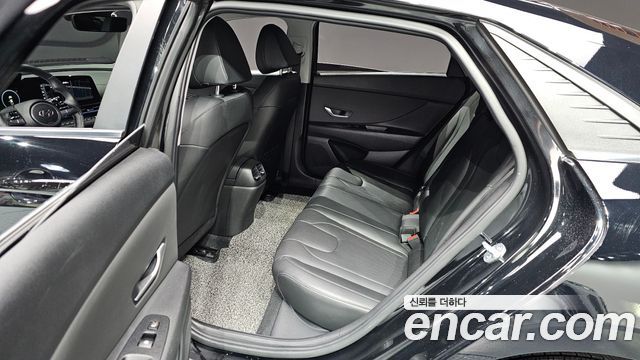 Hyundai AVANTE 2021 — photo 24