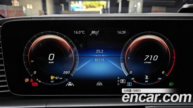 Mercedes-Benz GLE-Class 2022 — photo 11