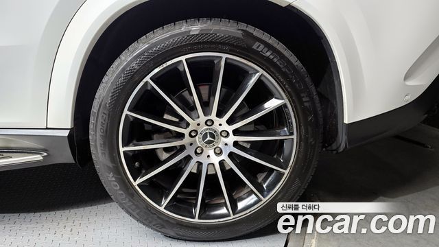 Mercedes-Benz GLE-Class 2022 — photo 7