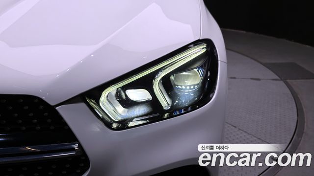 Mercedes-Benz GLE-Class 2022 — photo 8