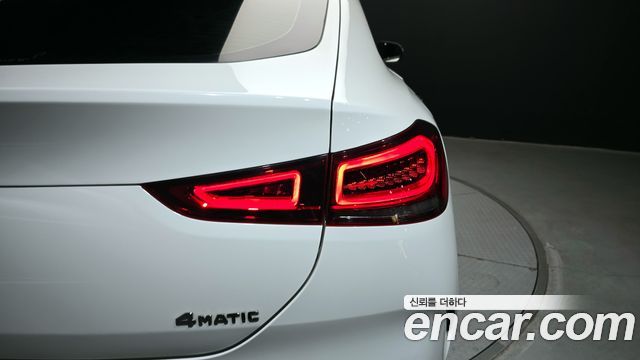 Mercedes-Benz GLE-Class 2022 — photo 9