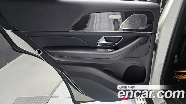Mercedes-Benz GLE-Class 2022 — photo 15