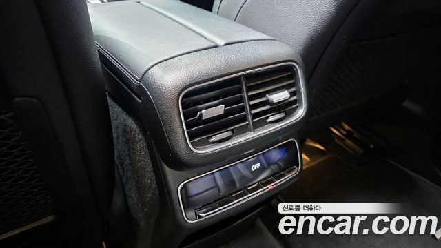 Mercedes-Benz GLE-Class 2022 — photo 27