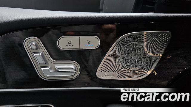 Mercedes-Benz GLE-Class 2022 — photo 28