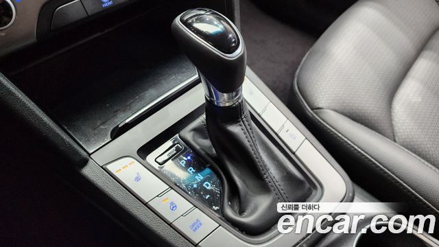 Hyundai AVANTE 2016 — photo 9