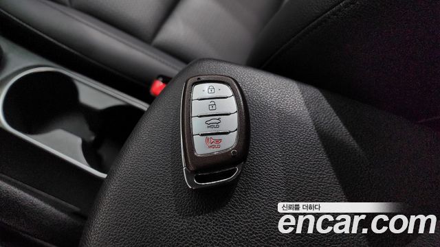 Hyundai AVANTE 2016 — photo 15