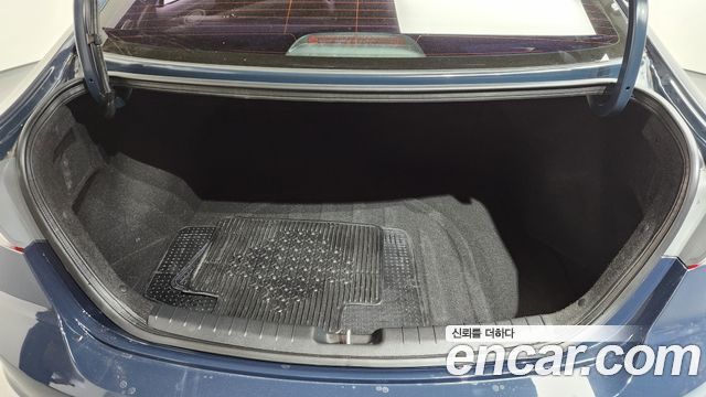 Hyundai AVANTE 2016 — photo 17