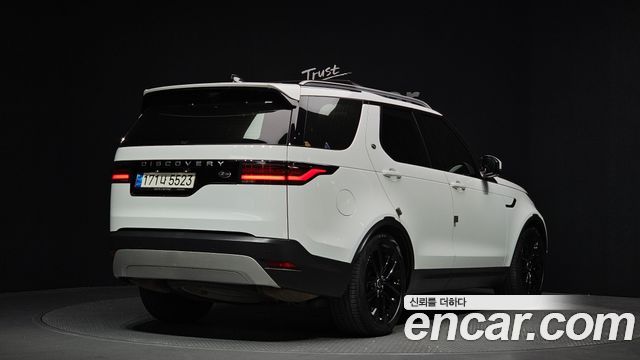 Land Rover Discovery 2022 — photo 2