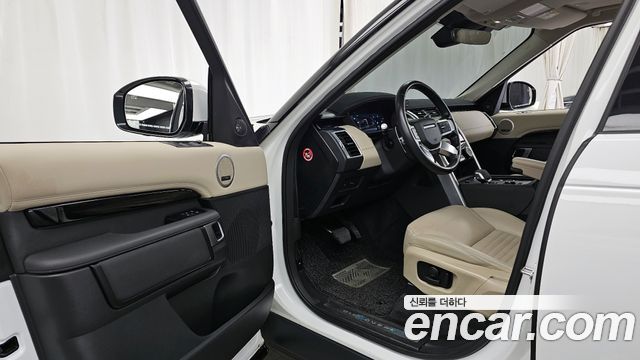 Land Rover Discovery 2022 — photo 10