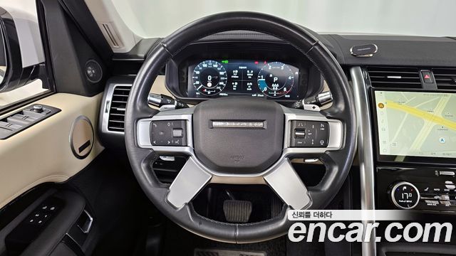 Land Rover Discovery 2022 — photo 13