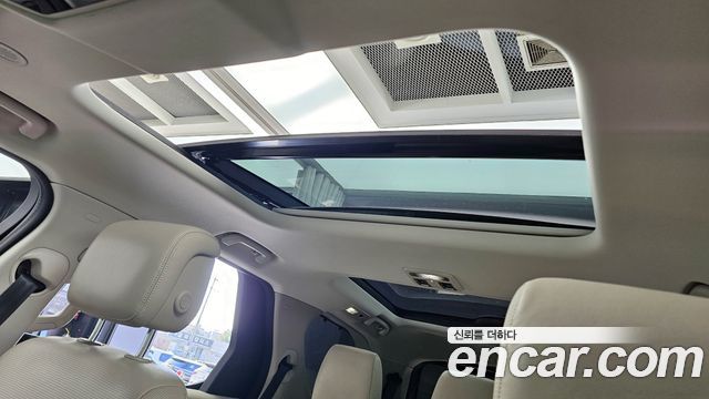 Land Rover Discovery 2022 — photo 19