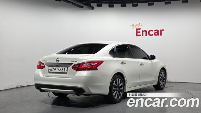 Nissan Altima 2017 — photo 2
