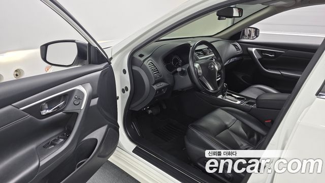 Nissan Altima 2017 — photo 10