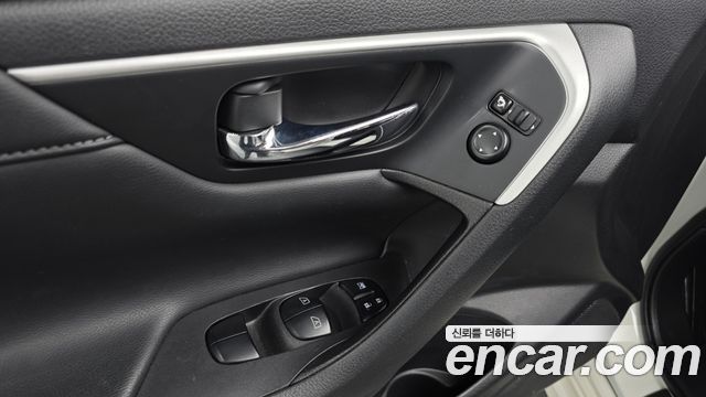 Nissan Altima 2017 — photo 13