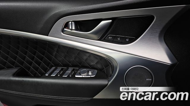 Genesis G70 2018 — photo 30