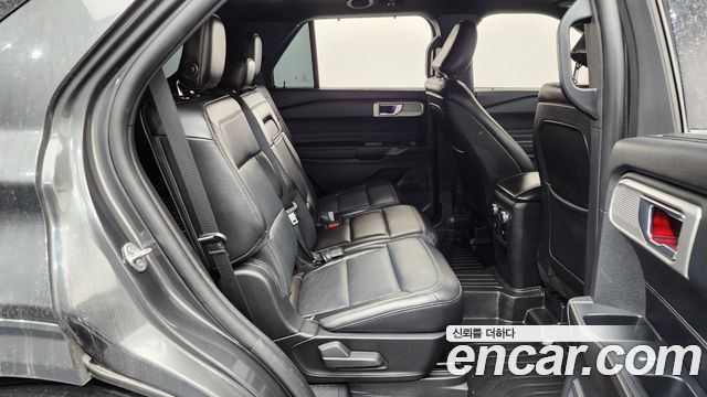 Ford Explorer 2020 — photo 17