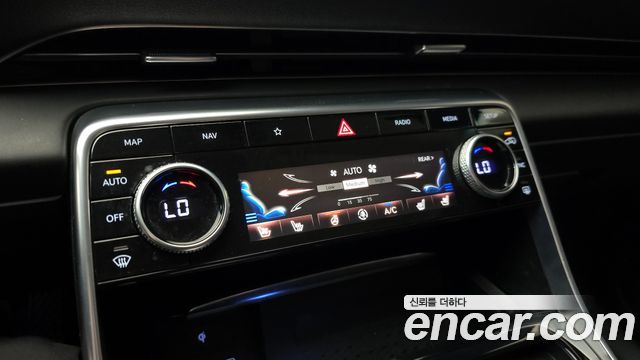 Genesis GV80 2021 — photo 23