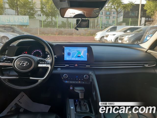 Hyundai AVANTE 2021 — photo 18