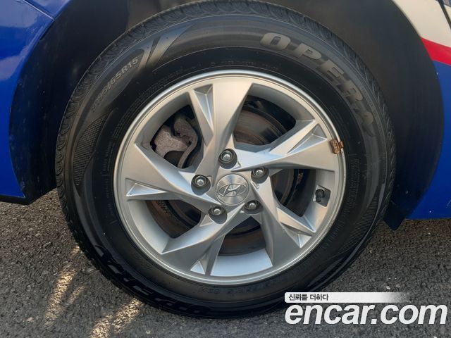 Hyundai AVANTE 2021 — photo 19
