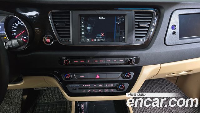 Kia Canival 2020 — photo 13