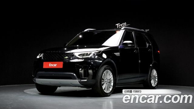 Land Rover Discovery 2018 — photo 1