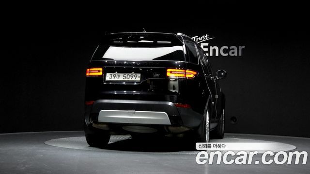 Land Rover Discovery 2018 — photo 4