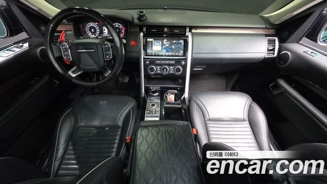 Land Rover Discovery 2018 — photo 10