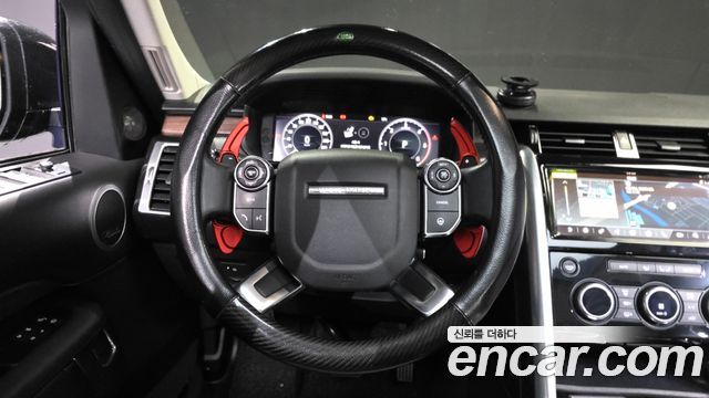 Land Rover Discovery 2018 — photo 19