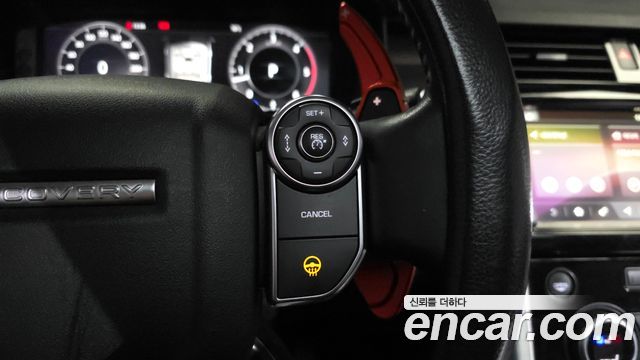 Land Rover Discovery 2018 — photo 20