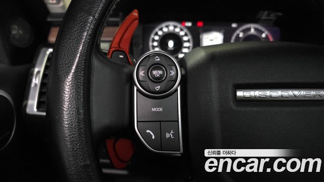 Land Rover Discovery 2018 — photo 24