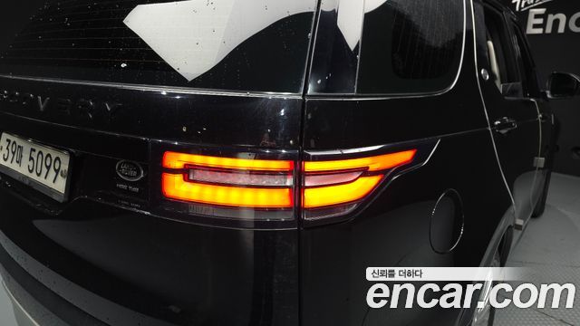 Land Rover Discovery 2018 — photo 9