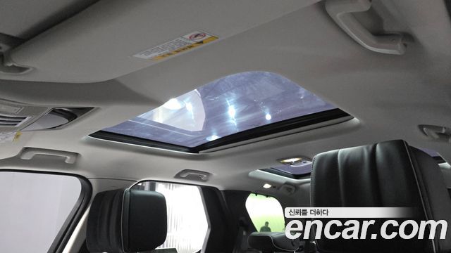 Land Rover Discovery 2018 — photo 27