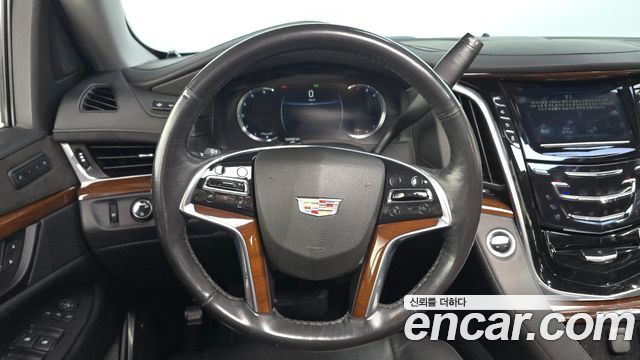 Cadillac Escalade 2020 — photo 19