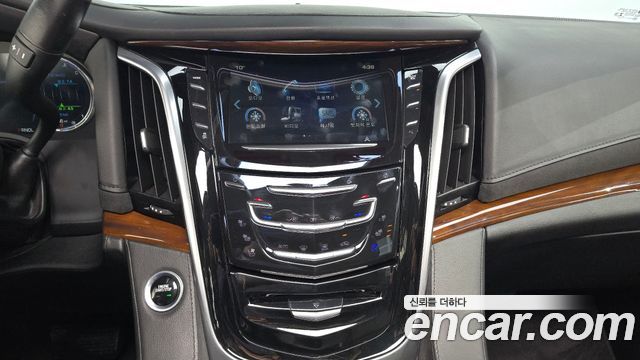 Cadillac Escalade 2020 — photo 20