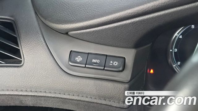 Cadillac Escalade 2020 — photo 23