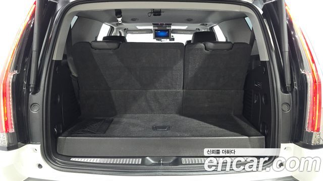 Cadillac Escalade 2020 — photo 26